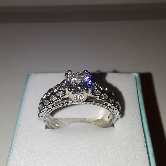 Sterling silver white sapphire ring size 7 - Picture 2 of 5